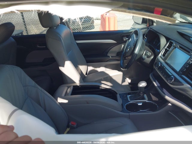 5TDKZRFH9KS550605 Toyota Highlander Xle