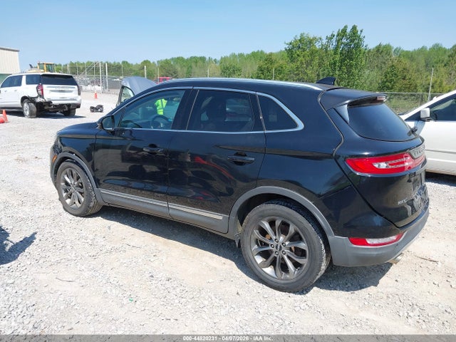 2017 LINCOLN MKC 5LMCJ2D9XHUL30837 Photo 2