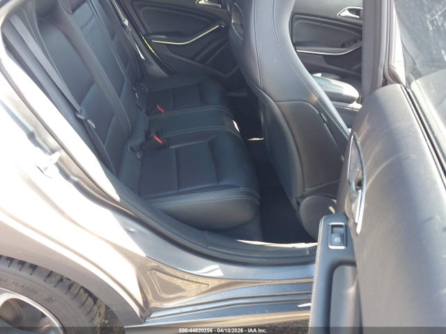 2019 Mercedes-benz Cla 250 4matic მანქანა იყიდება აუქციონზე, vin: WDDSJ4GB3KN724359, აუქციონის ნომერი: 44820256