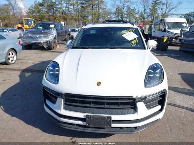 Auction sale of the 2022 Porsche Macan, vin: WP1AA2A53NLB06485, lot number: 44820257