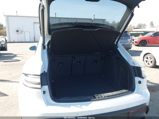 Auction sale of the 2022 Porsche Macan, vin: WP1AA2A53NLB06485, lot number: 44820257