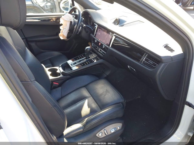 Auction sale of the 2022 Porsche Macan, vin: WP1AA2A53NLB06485, lot number: 44820257