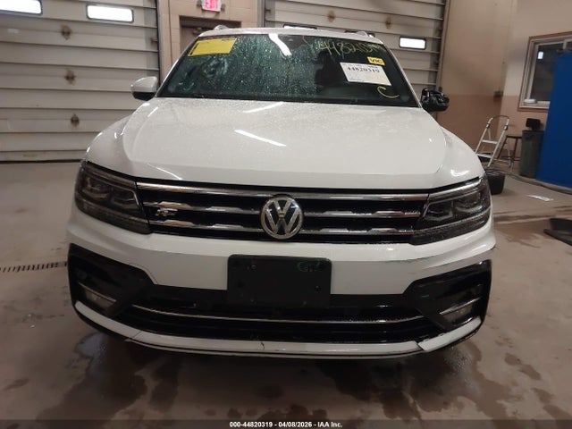 Продаж на аукціоні авто 2021 Volkswagen Tiguan 2.0t Sel Premium R-line, vin: 3VV4B7AX7MM117711, номер лоту: 44820319