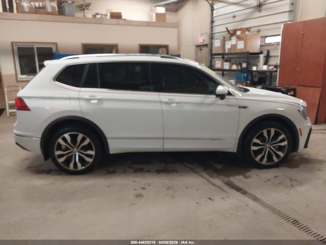 Продаж на аукціоні авто 2021 Volkswagen Tiguan 2.0t Sel Premium R-line, vin: 3VV4B7AX7MM117711, номер лоту: 44820319
