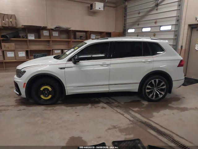 Продаж на аукціоні авто 2021 Volkswagen Tiguan 2.0t Sel Premium R-line, vin: 3VV4B7AX7MM117711, номер лоту: 44820319
