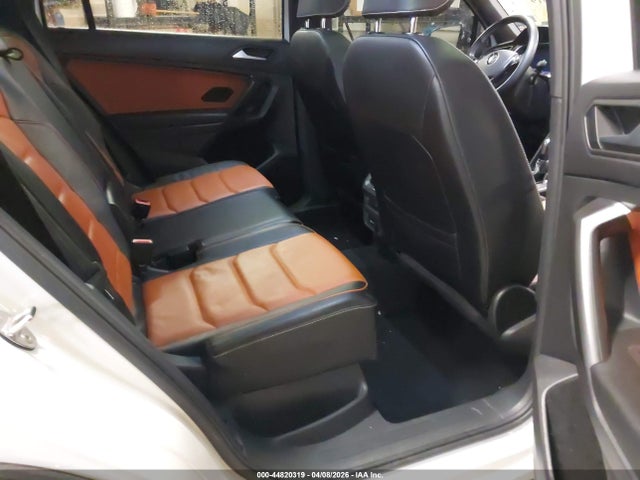 Продаж на аукціоні авто 2021 Volkswagen Tiguan 2.0t Sel Premium R-line, vin: 3VV4B7AX7MM117711, номер лоту: 44820319
