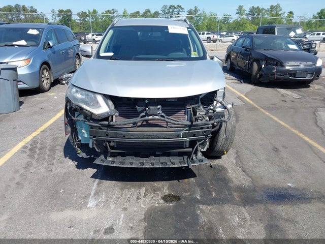 2017 NISSAN ROGUE KNMAT2MT1HP614117 Photo 5