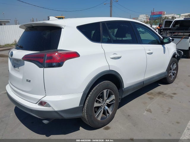 2T3WFREVXJW463665 Toyota Rav4 Xle