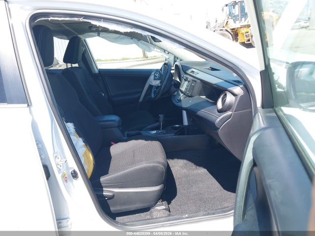 2T3WFREVXJW463665 Toyota Rav4 Xle