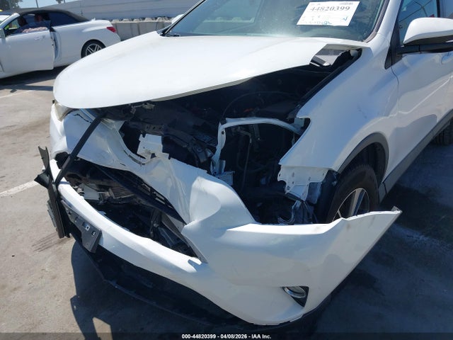 2T3WFREVXJW463665 Toyota Rav4 Xle