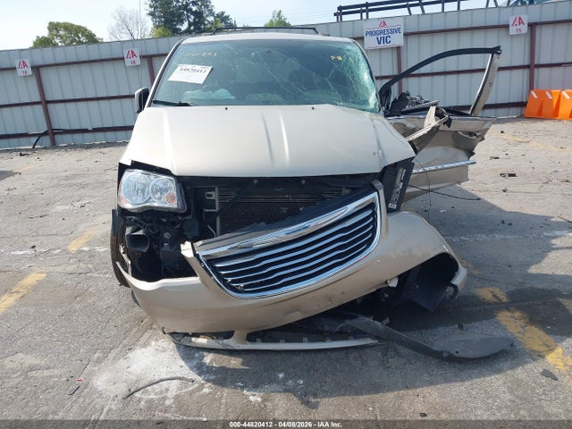 2015 Chrysler Town & Country Touring მანქანა იყიდება აუქციონზე, vin: 2C4RC1BG9FR571029, აუქციონის ნომერი: 44820412