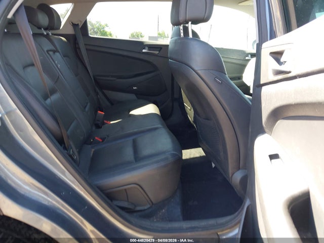 KM8J33A43HU420074 Hyundai Tucson Se Plus