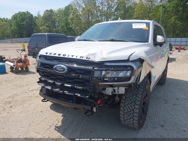 2024 Ford Expedition Limited მანქანა იყიდება აუქციონზე, vin: 1FMJU2A84REA12799, აუქციონის ნომერი: 44820430