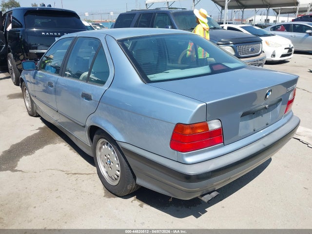 1992 BMW 325 WBACB4311NFL00019 Photo 2