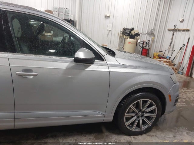 Продаж на аукціоні авто 2017 Audi Q7 3.0t Premium, vin: WA1VAAF71HD033536, номер лоту: 44820545