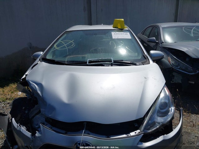 JTDKDTB32G1132199 Toyota Prius C One