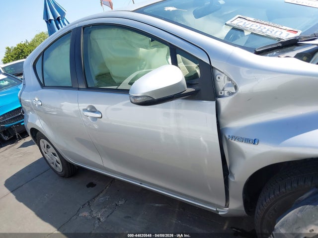 JTDKDTB32G1132199 Toyota Prius C One