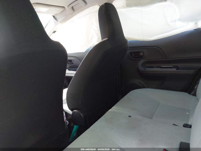 JTDKDTB32G1132199 Toyota Prius C One