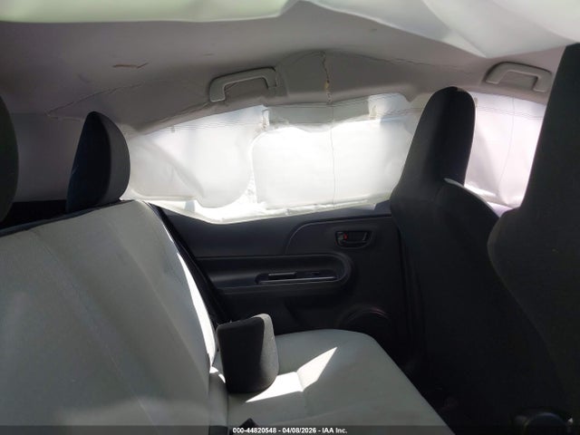 JTDKDTB32G1132199 Toyota Prius C One