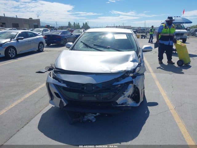 Toyota Prius Prime Premium 2018 JTDKARFPXJ3095486 Image 13