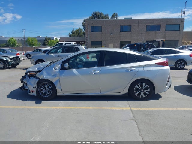 Toyota Prius Prime Premium 2018 JTDKARFPXJ3095486 Image 15