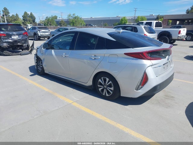 Toyota Prius Prime Premium 2018 JTDKARFPXJ3095486 Image 3