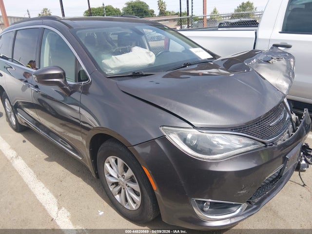 2C4RC1BGXHR516964 Chrysler Pacifica Touring-l