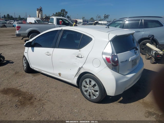 2012 TOYOTA PRIUS C JTDKDTB33C1514283 Photo 2