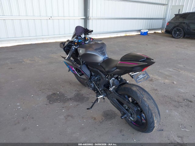 Yamaha Yzfr7 2024 JYARM38E4RA011812 Image 3