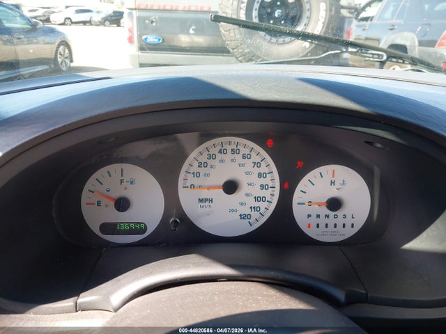 2004 Chrysler Town & Country მანქანა იყიდება აუქციონზე, vin: 1C4GP45R84B585512, აუქციონის ნომერი: 44820586