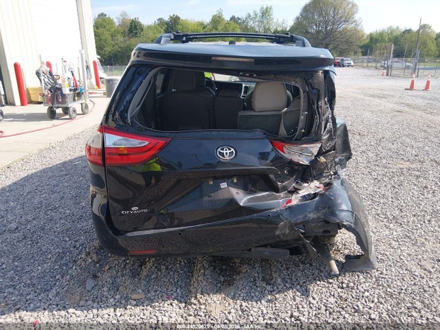 5TDYK3DC8FS671389 Toyota Sienna Xle Premium 8 Passenger