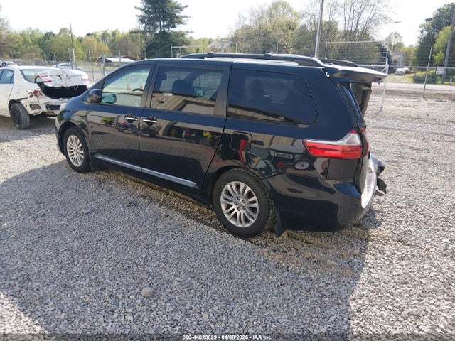 5TDYK3DC8FS671389 Toyota Sienna Xle Premium 8 Passenger