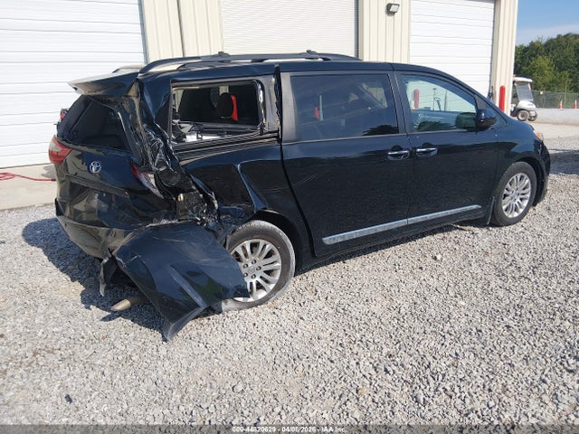 5TDYK3DC8FS671389 Toyota Sienna Xle Premium 8 Passenger