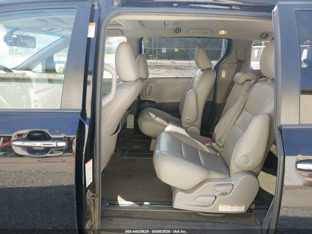 5TDYK3DC8FS671389 Toyota Sienna Xle Premium 8 Passenger