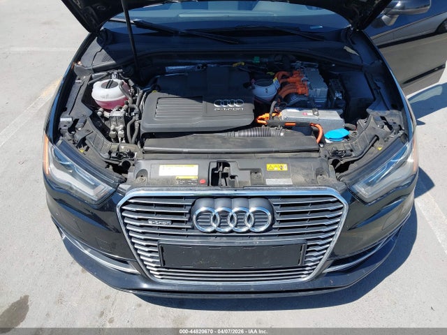 WAUUPBFF8GA063465 Audi A3 E-tron 1.4t Premium