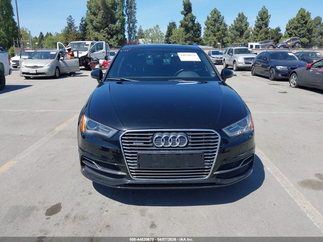 WAUUPBFF8GA063465 Audi A3 E-tron 1.4t Premium