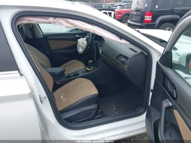 Продажа на аукционе авто 2020 Volkswagen Jetta 1.4t Sel Premium, vin: 3VWGB7BU5LM057522, номер лота: 44820699