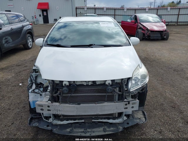 Toyota Prius Two 2014 JTDKN3DU7E0361872 Image 13
