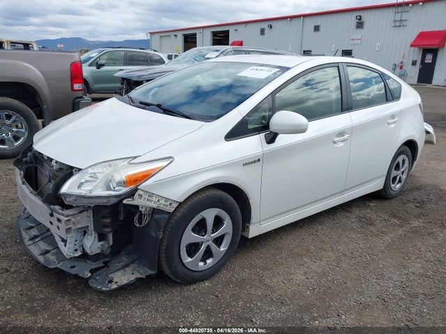Toyota Prius Two 2014 JTDKN3DU7E0361872 Image 2