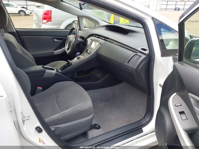 Toyota Prius Two 2014 JTDKN3DU7E0361872 Image 5