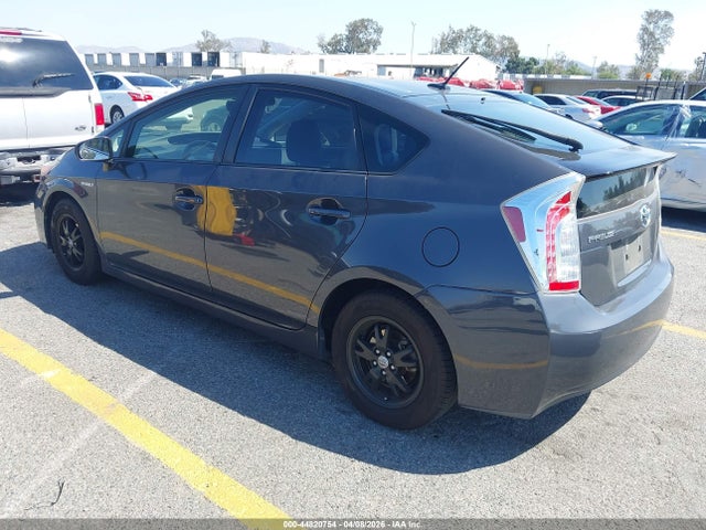 Toyota Prius Four 2014 JTDKN3DU6E0388593 Image 3