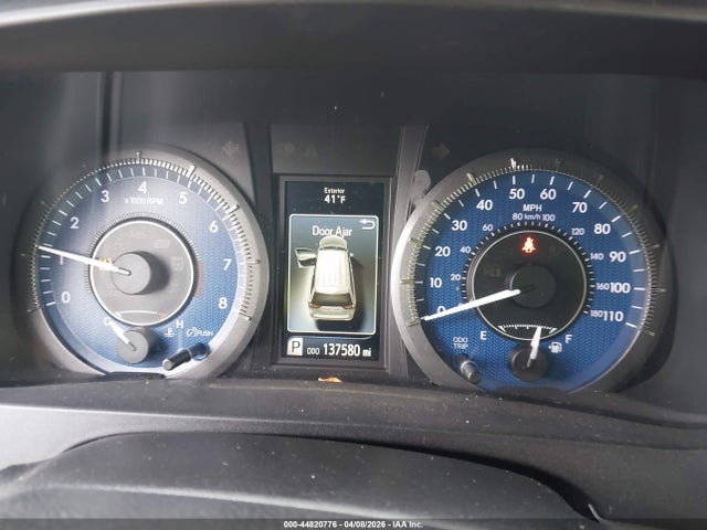 5TDYZ3DC6HS804908 Toyota Sienna Xle 8 Passenger
