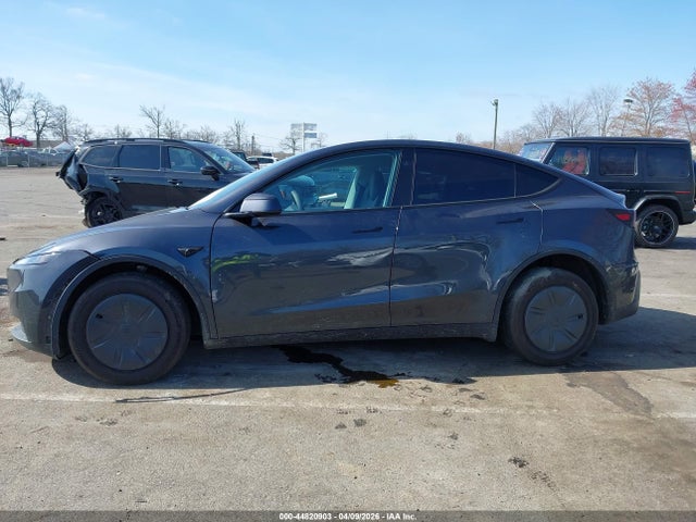 7SAYGDED6TA590597 Tesla Model Y Premium Rear-wheel Drive/standard Rear-wheel Drive