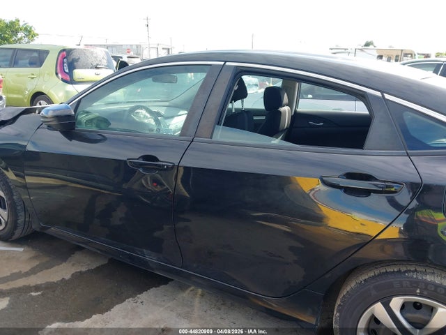 Honda Civic Lx 2018 2HGFC2F59JH580766 Image 14