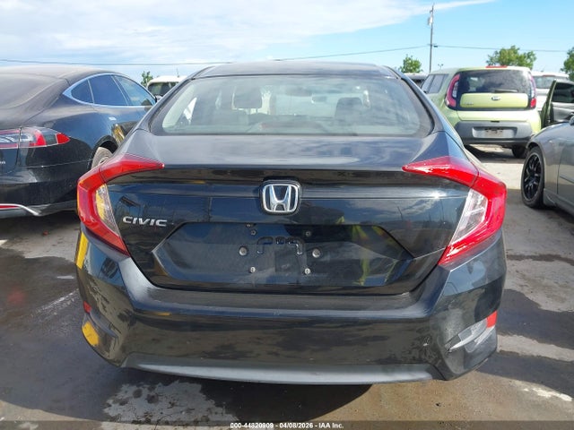 Honda Civic Lx 2018 2HGFC2F59JH580766 Image 16