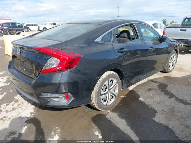Honda Civic Lx 2018 2HGFC2F59JH580766 Image 4
