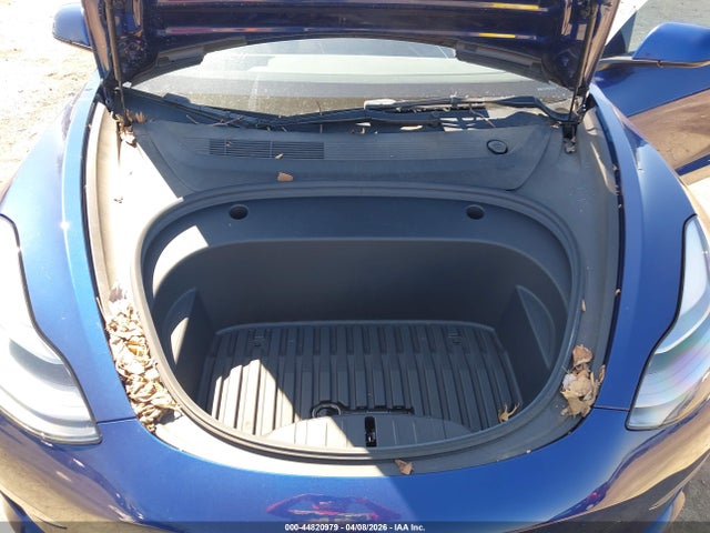 44820979 :رقم المزاد ، 5YJ3E1EC4NF320597 vin ، 2022 Tesla Model 3 Performance Dual Motor All-wheel Drive مزاد بيع