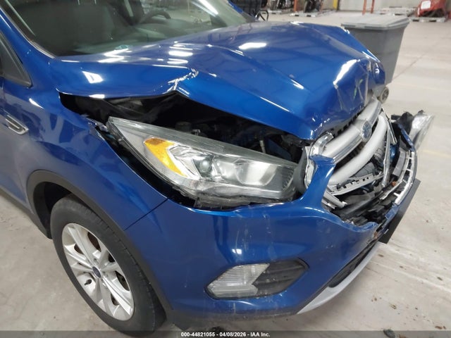 44821055 :رقم المزاد ، 1FMCU9G91HUE10526 vin ، 2017 Ford Escape Se مزاد بيع