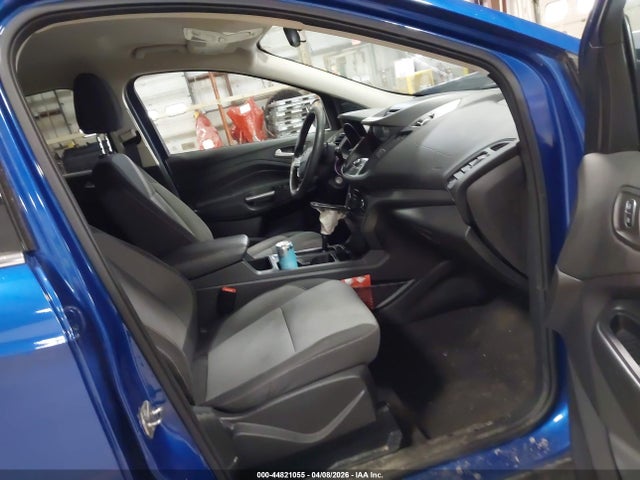 44821055 :رقم المزاد ، 1FMCU9G91HUE10526 vin ، 2017 Ford Escape Se مزاد بيع