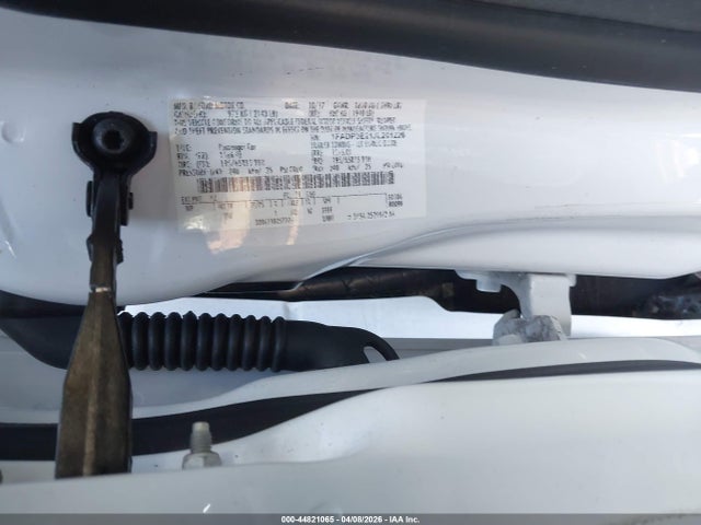 Продажа на аукционе авто 2018 Ford Focus S, vin: 1FADP3E21JL201226, номер лота: 44821065